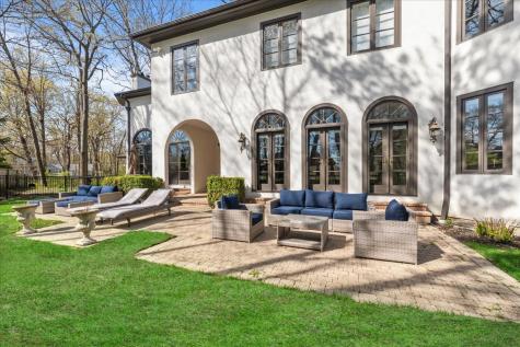 697 Bluff Road Lake Bluff IL 60044