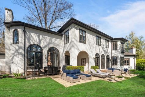 697 Bluff Road Lake Bluff IL 60044