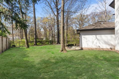 697 Bluff Road Lake Bluff IL 60044