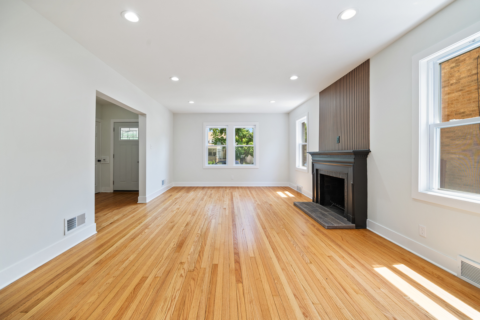 11304 South Lowe Avenue Chicago IL 60628