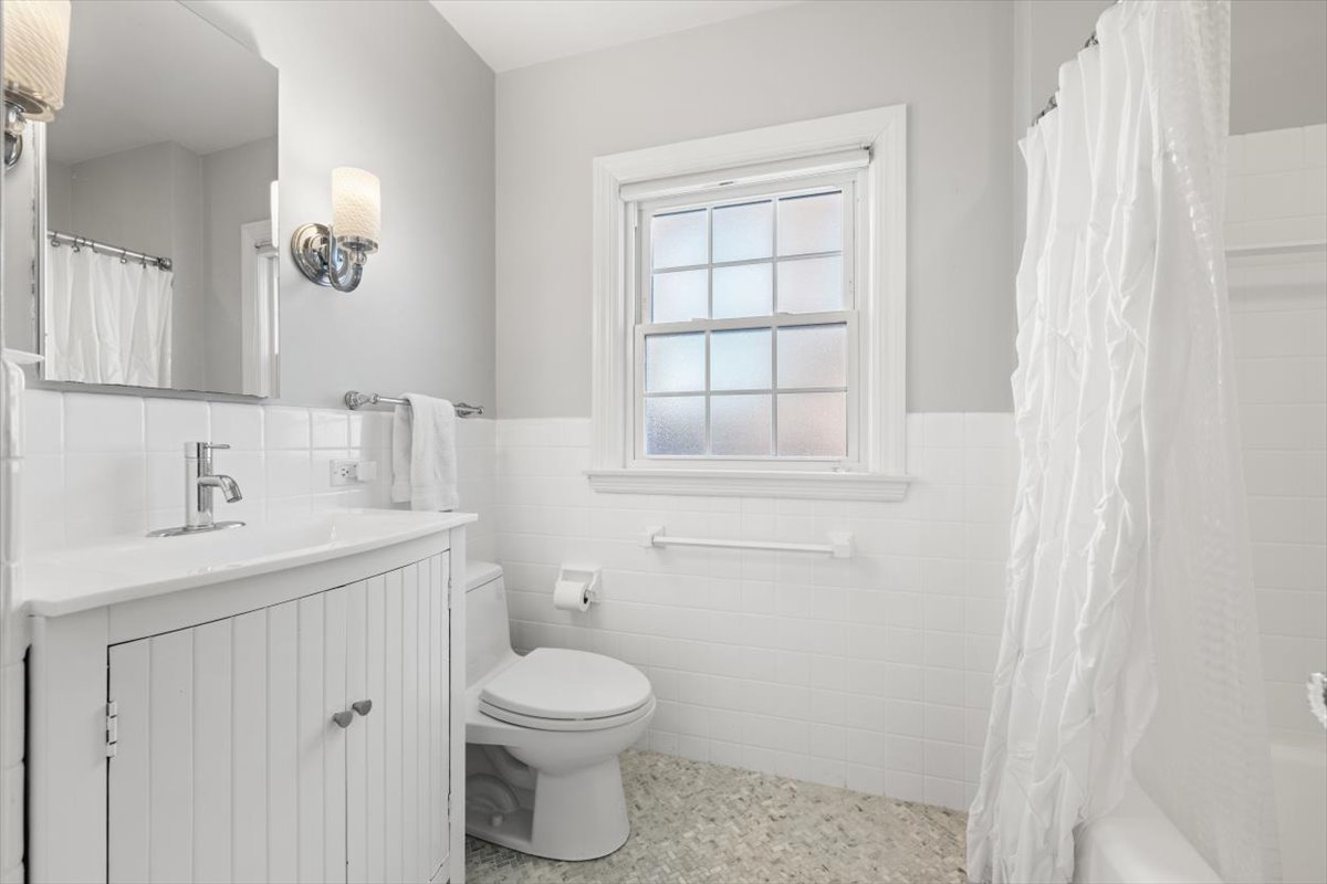 108 17TH Street Wilmette IL 60091