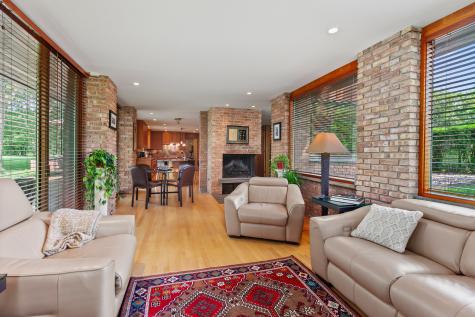 1200 Regency Lane Lake Forest IL 60045