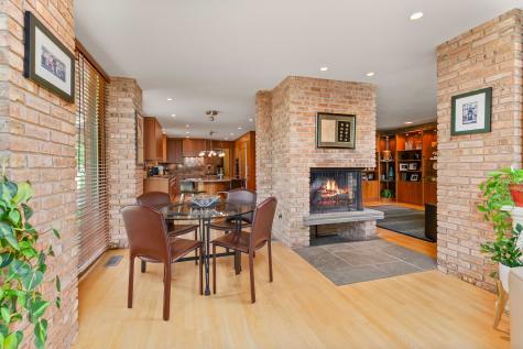1200 Regency Lane Lake Forest IL 60045