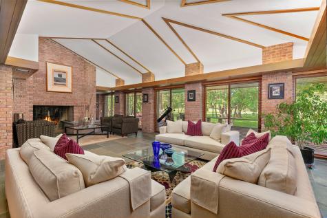 1200 Regency Lane Lake Forest IL 60045