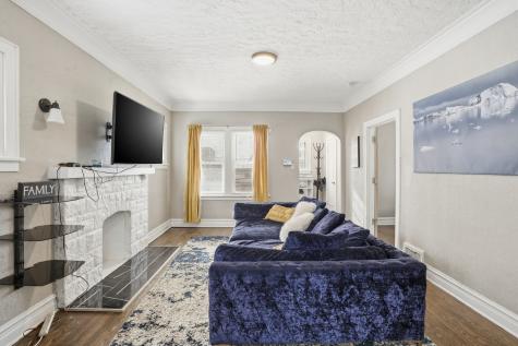 126 Warren Street Calumet City IL 60409
