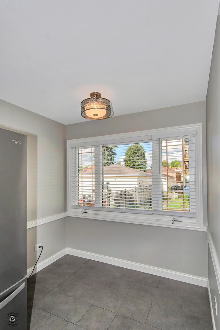 10348 South Rhodes Avenue Chicago IL 60628