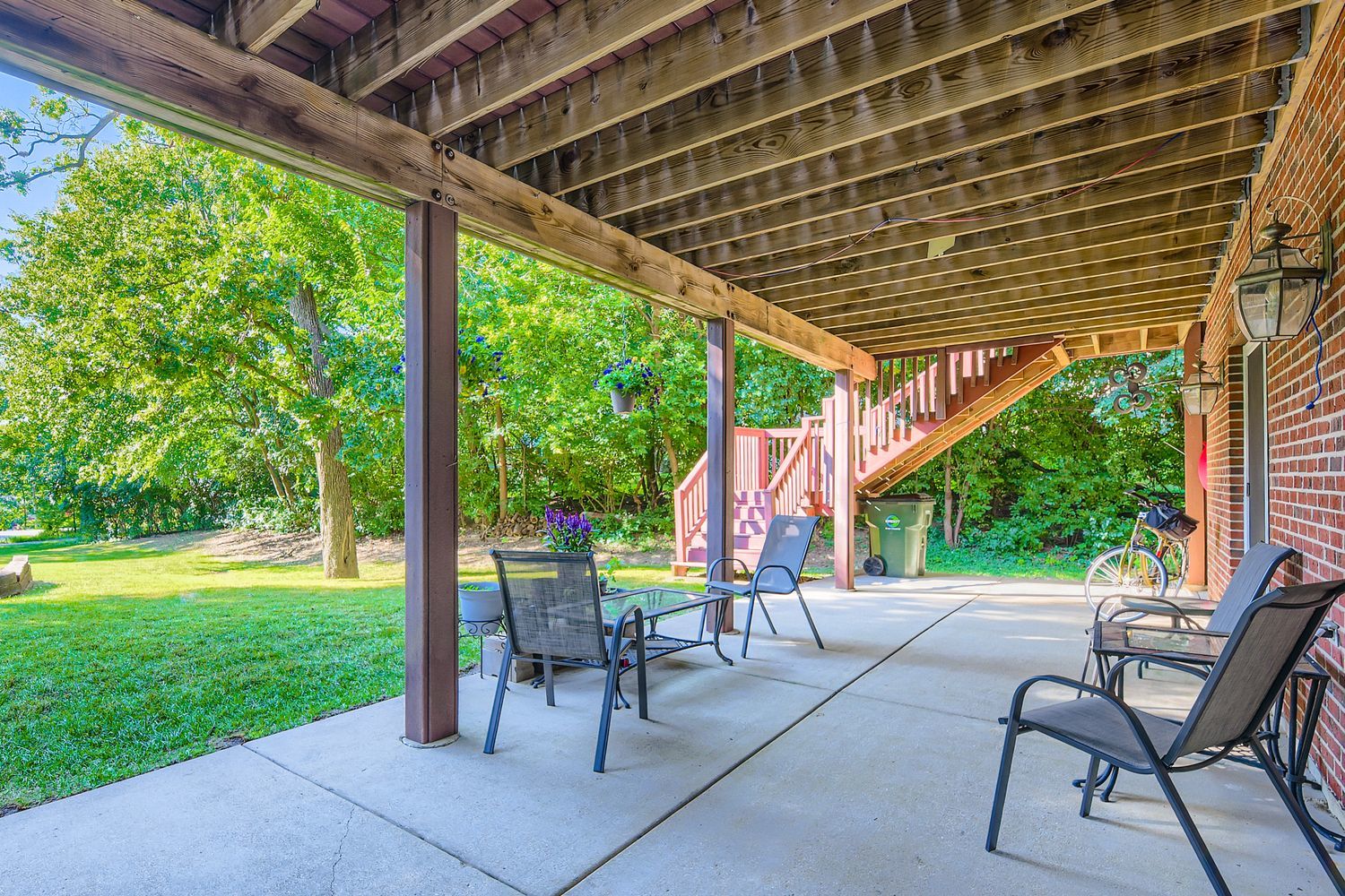 6441 Blackhawk Trail Indian Head Park IL 60525