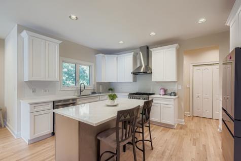 6441 Blackhawk Trail Indian Head Park IL 60525