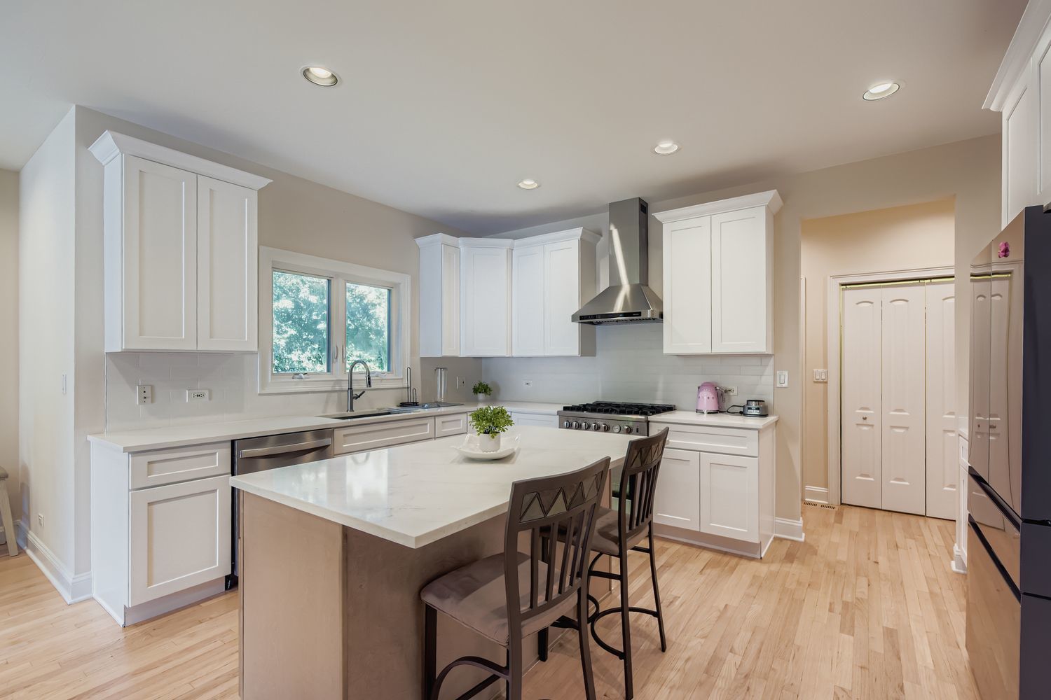 6441 Blackhawk Trail Indian Head Park IL 60525