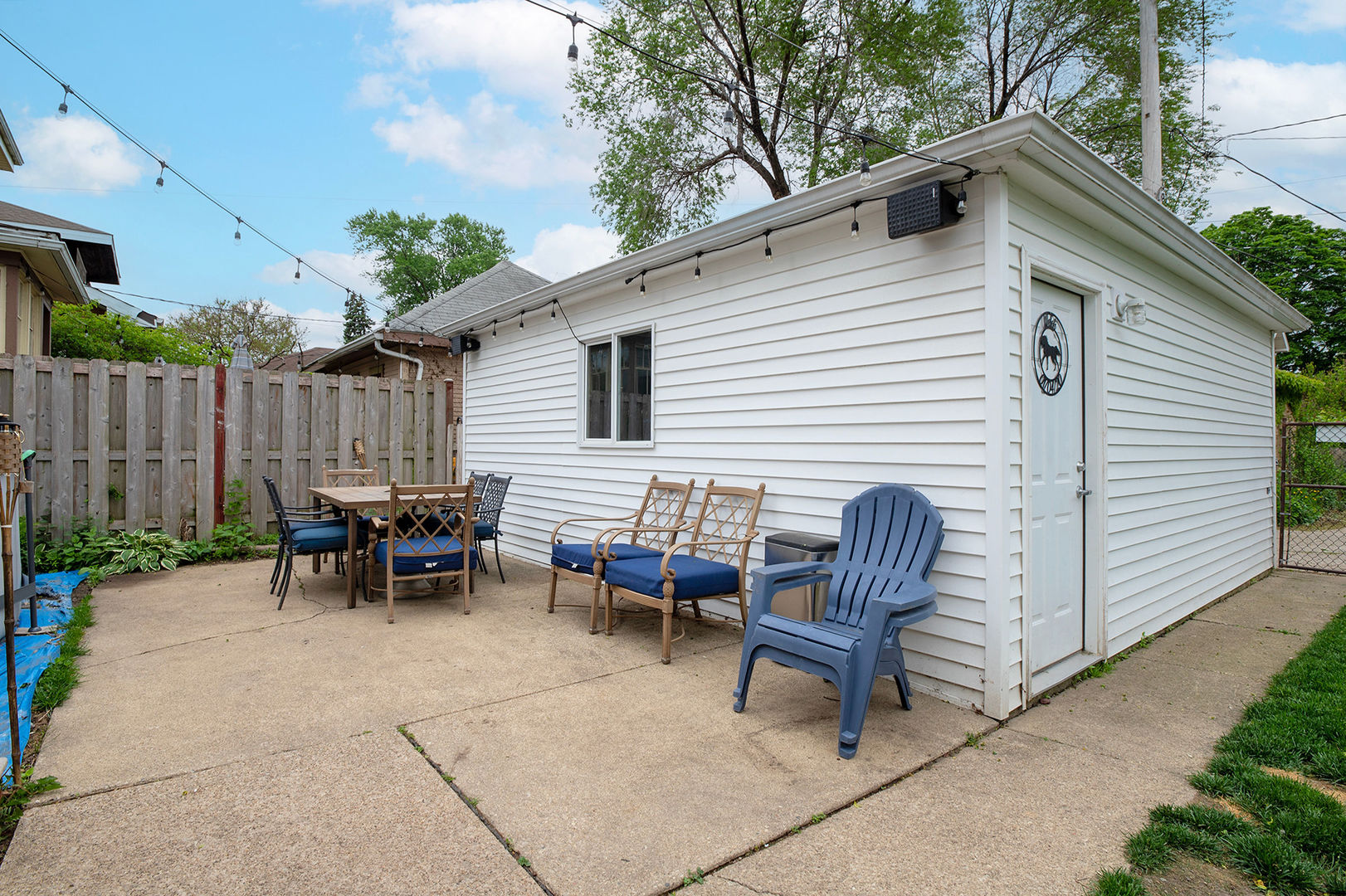 4154 North Dickinson Avenue Chicago IL 60641