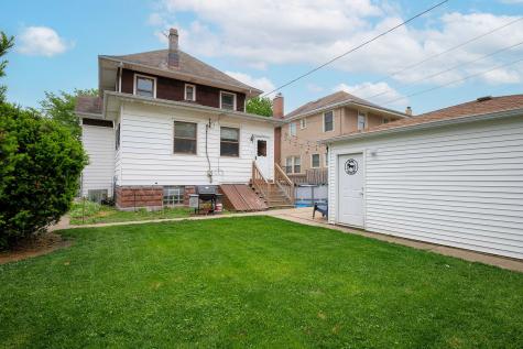 4154 North Dickinson Avenue Chicago IL 60641
