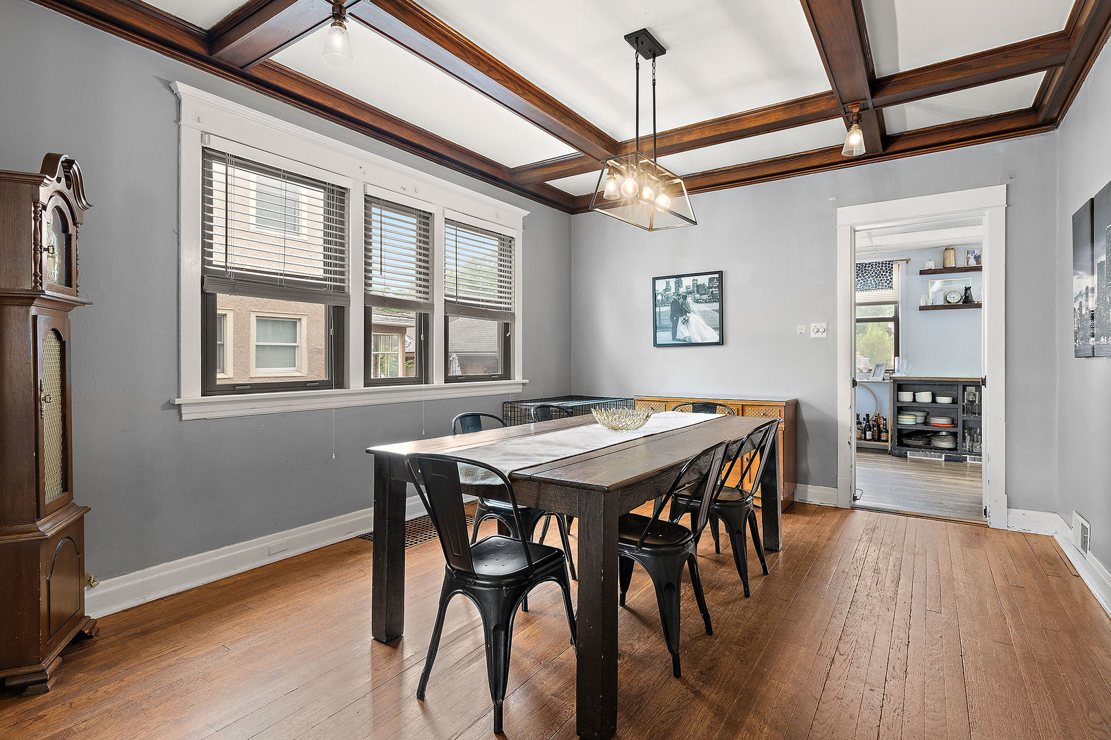 4154 North Dickinson Avenue Chicago IL 60641