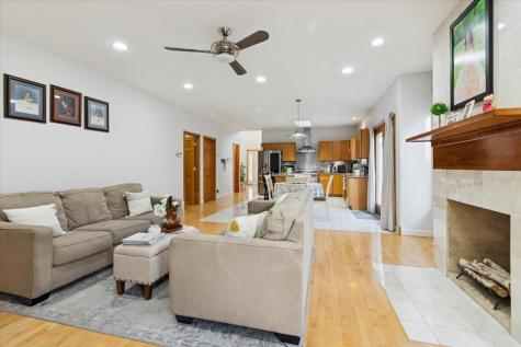 238 Hillcrest Avenue Addison IL 60101