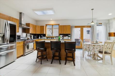 238 Hillcrest Avenue Addison IL 60101