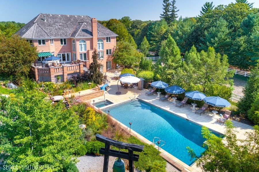 11 Moate Lane Barrington Hills IL 60010