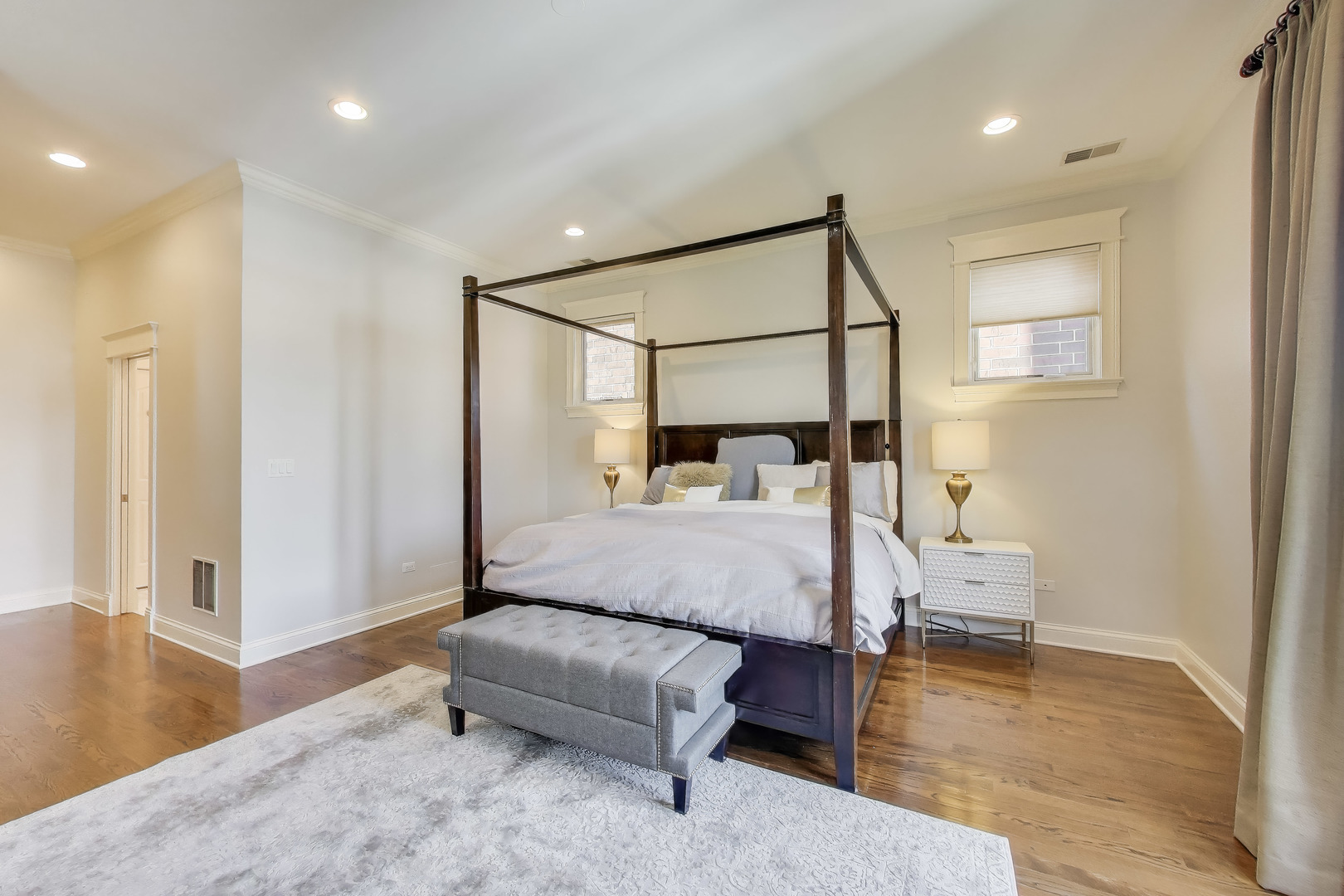 2118 West Melrose Street Chicago IL 60618