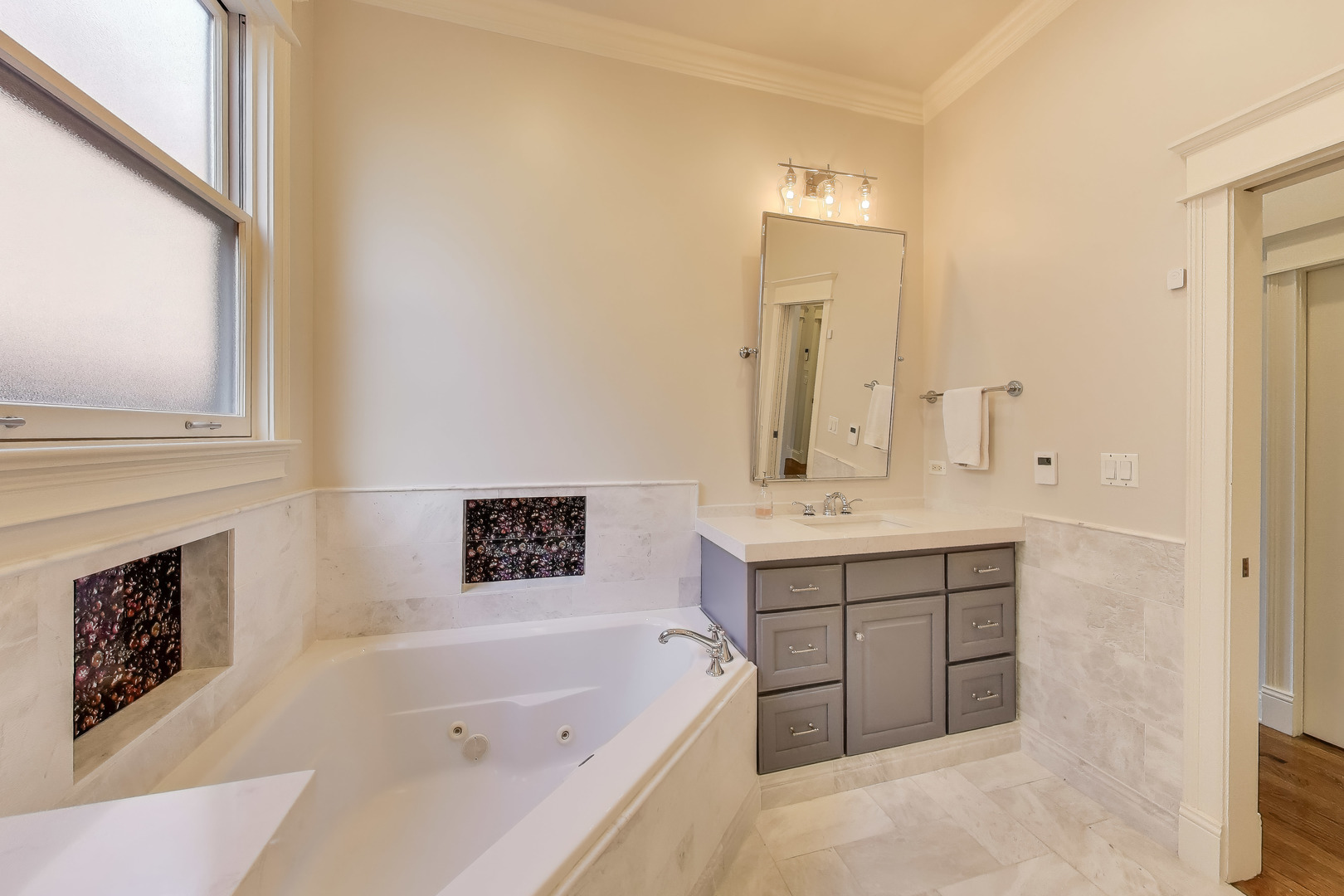 2118 West Melrose Street Chicago IL 60618