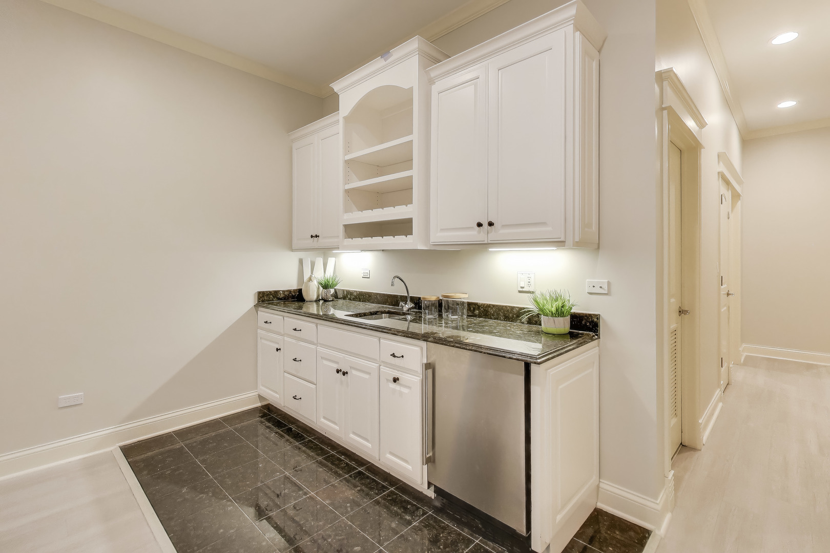 2118 West Melrose Street Chicago IL 60618