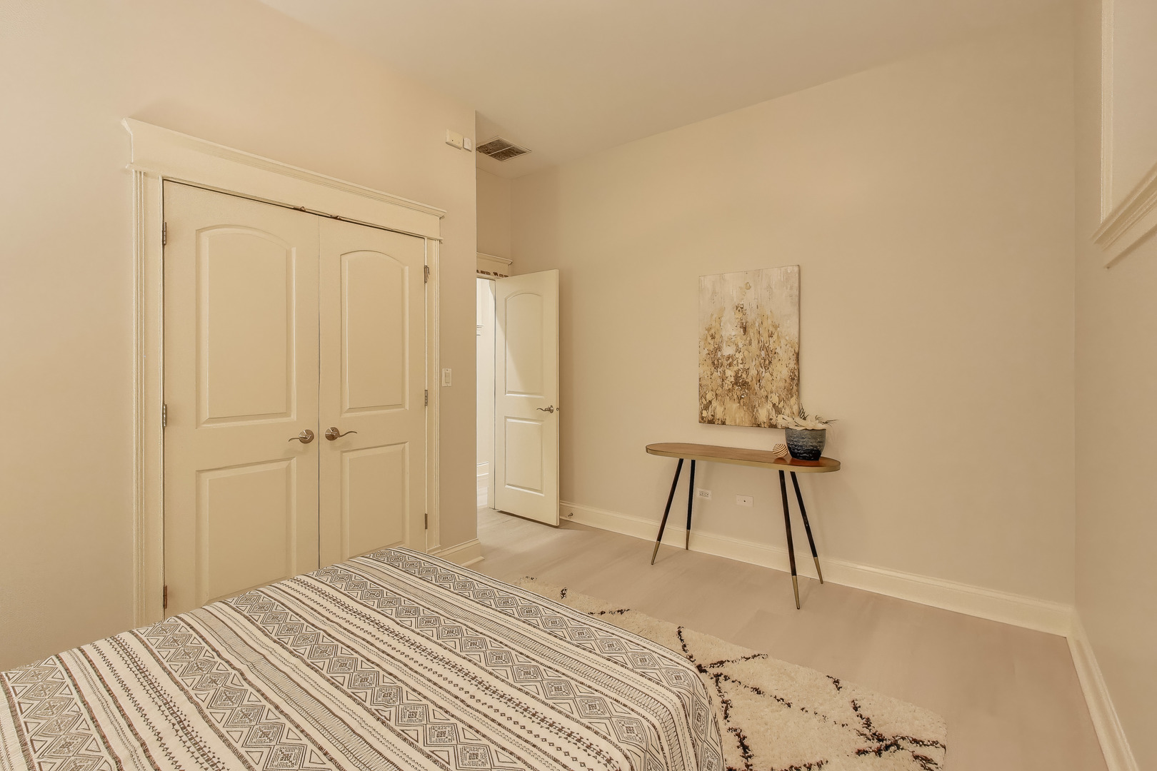 2118 West Melrose Street Chicago IL 60618