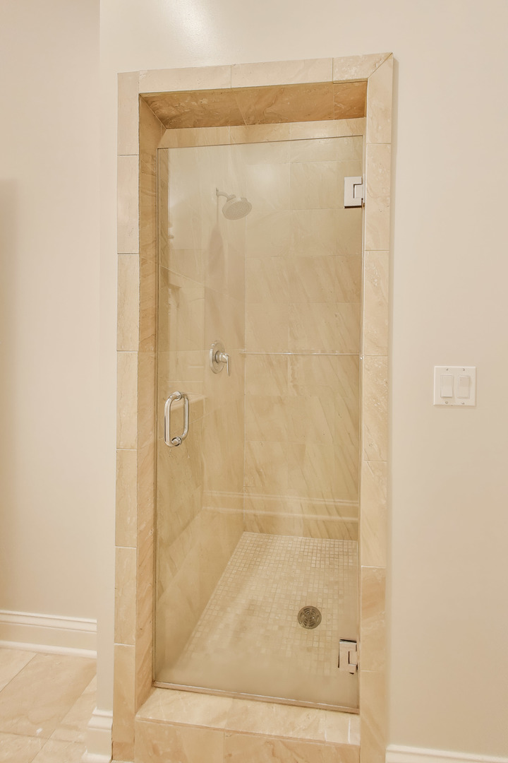 2118 West Melrose Street Chicago IL 60618