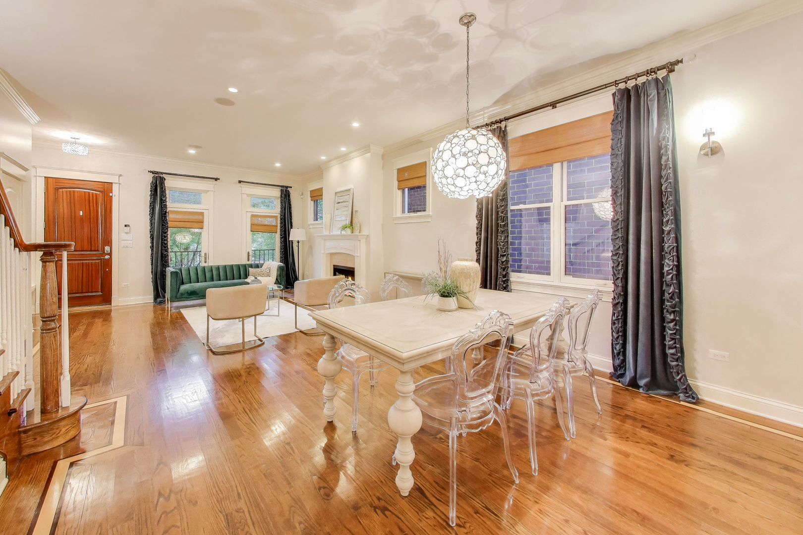 2118 West Melrose Street Chicago IL 60618