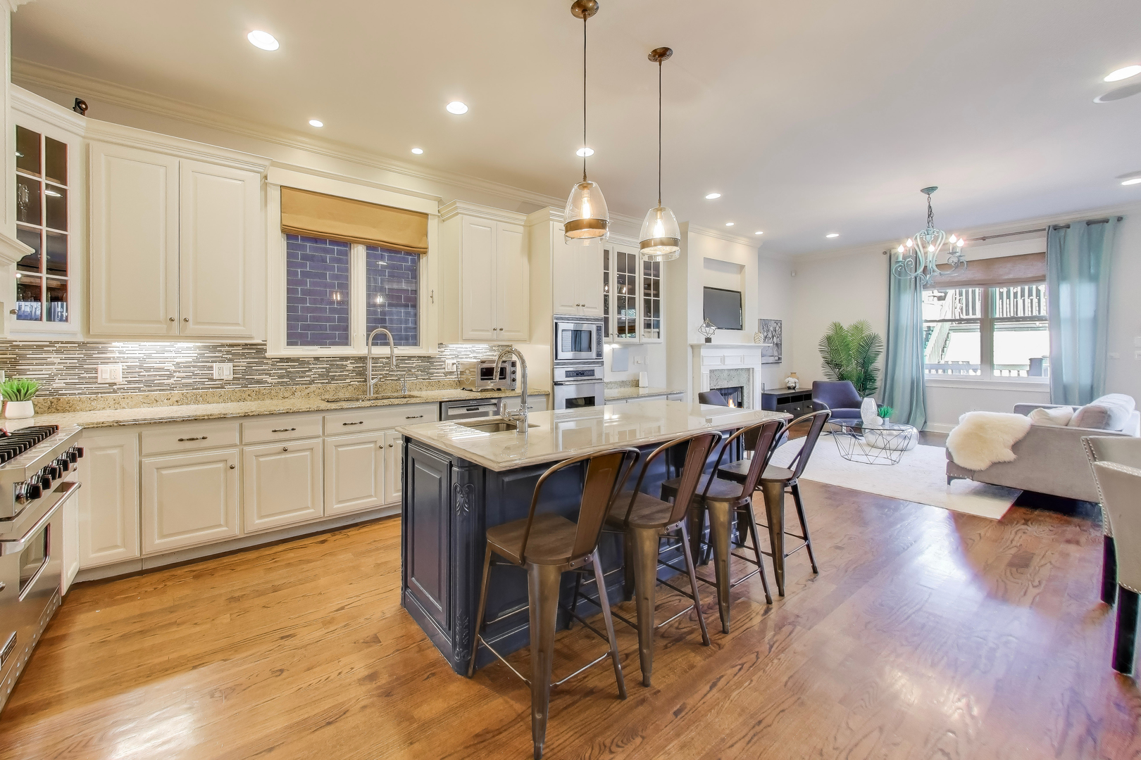 2118 West Melrose Street Chicago IL 60618