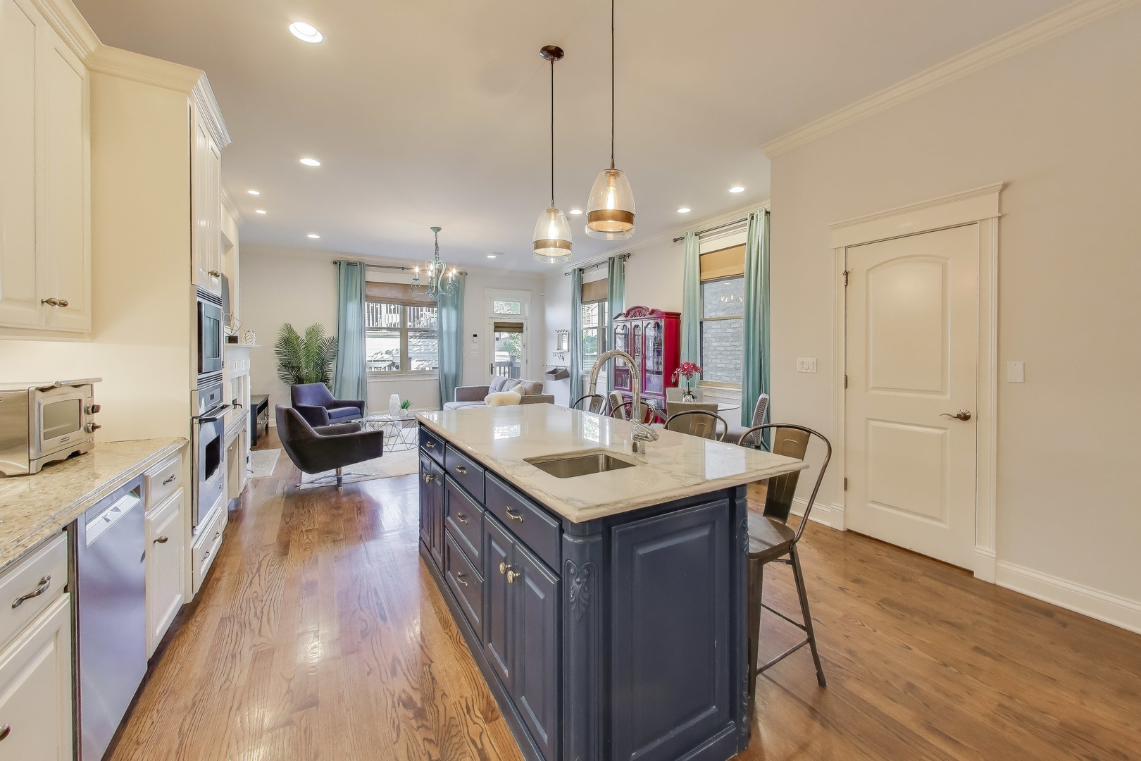 2118 West Melrose Street Chicago IL 60618