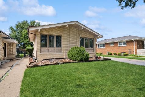 8918 South Francisco Avenue Evergreen Park IL 60805
