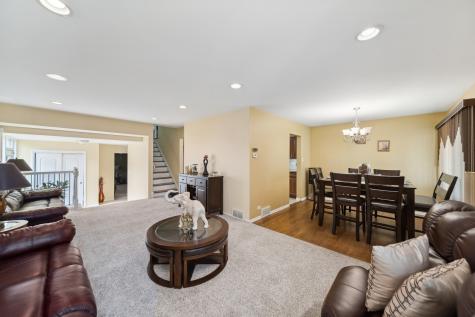 8918 South Francisco Avenue Evergreen Park IL 60805