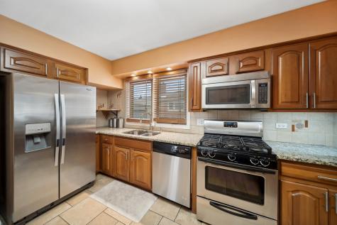 8918 South Francisco Avenue Evergreen Park IL 60805