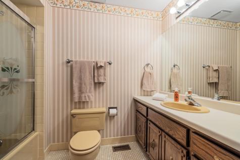 2439 North Windsor Drive Arlington Heights IL 60004