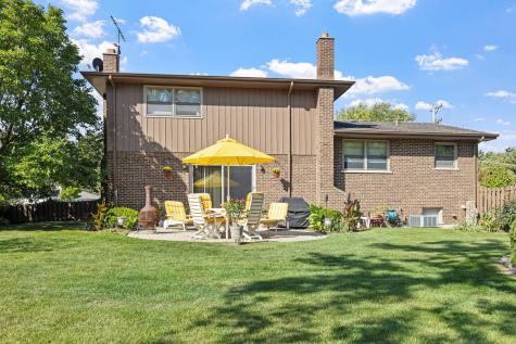 2439 North Windsor Drive Arlington Heights IL 60004