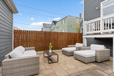 3510 West Melrose Street Chicago IL 60618