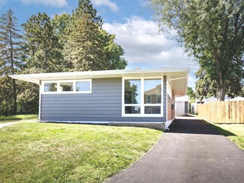 1911 North Hickory Street Crest Hill IL 60403