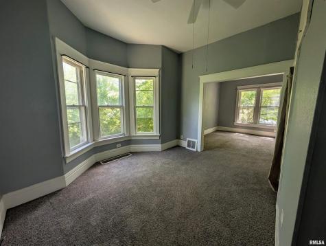 2833 8TH Avenue Rock Island IL 61201