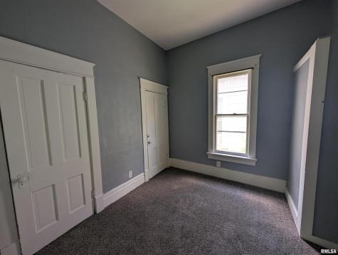 2833 8TH Avenue Rock Island IL 61201