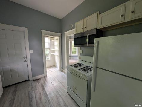 2833 8TH Avenue Rock Island IL 61201