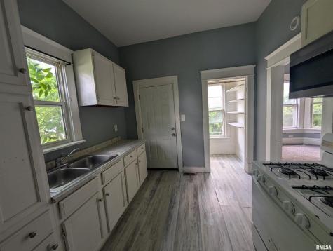 2833 8TH Avenue Rock Island IL 61201