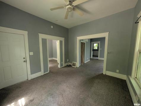 2833 8TH Avenue Rock Island IL 61201