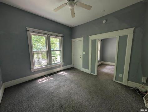 2833 8TH Avenue Rock Island IL 61201