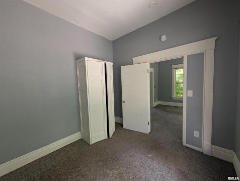 2833 8TH Avenue Rock Island IL 61201