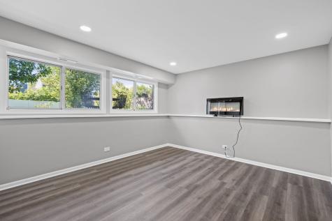 621 Cutter Lane Elk Grove Village IL 60007