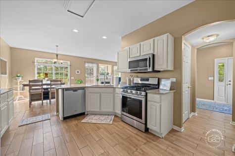 2582 Lorraine Circle Geneva IL 60134