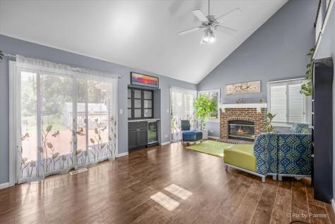 2480 Otter Creek Lane Elgin IL 60124