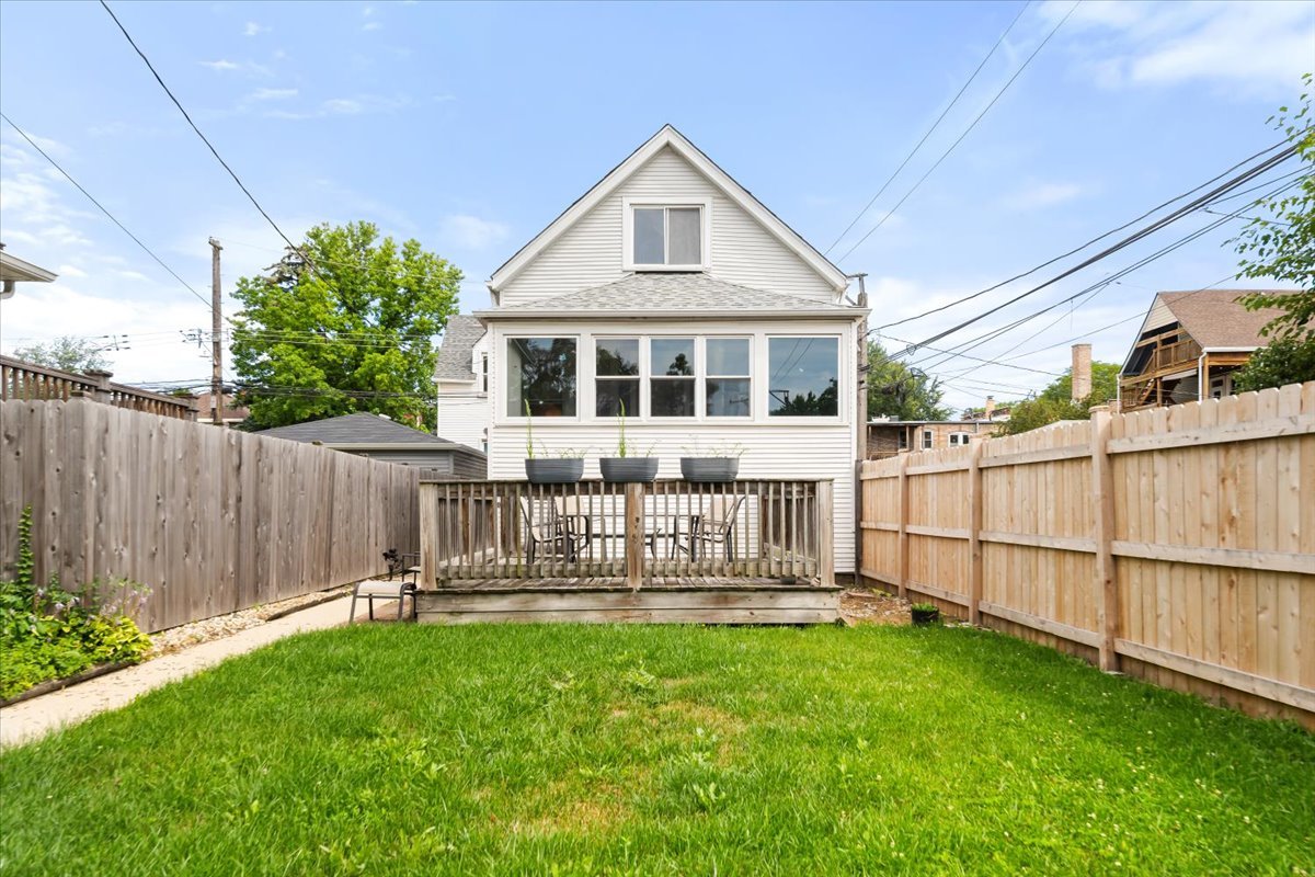 4314 West Henderson Street Chicago IL 60641