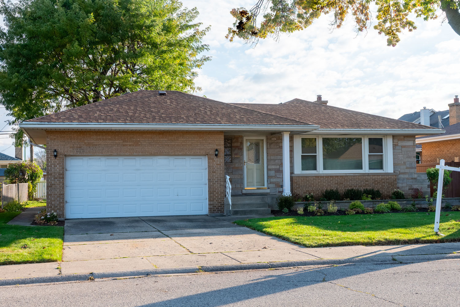 8537 West Sunnyside Avenue Chicago IL 60656