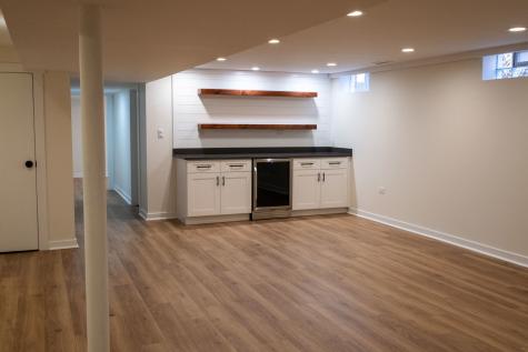 8537 West Sunnyside Avenue Chicago IL 60656