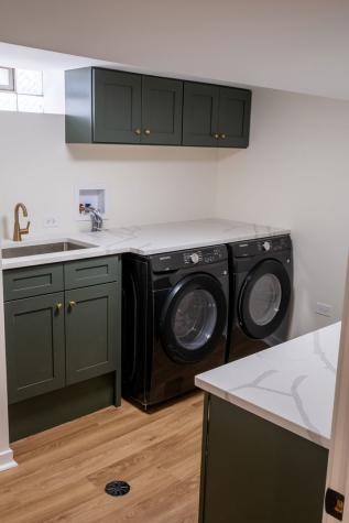 8537 West Sunnyside Avenue Chicago IL 60656