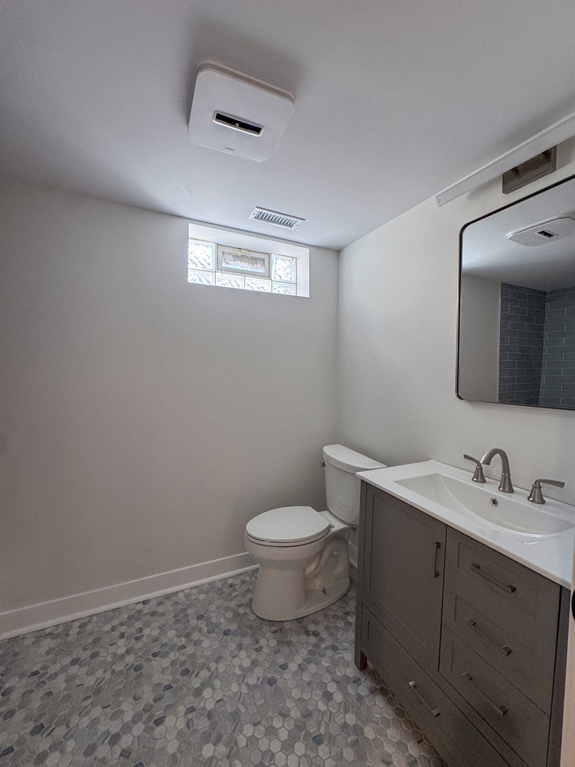 8537 West Sunnyside Avenue Chicago IL 60656