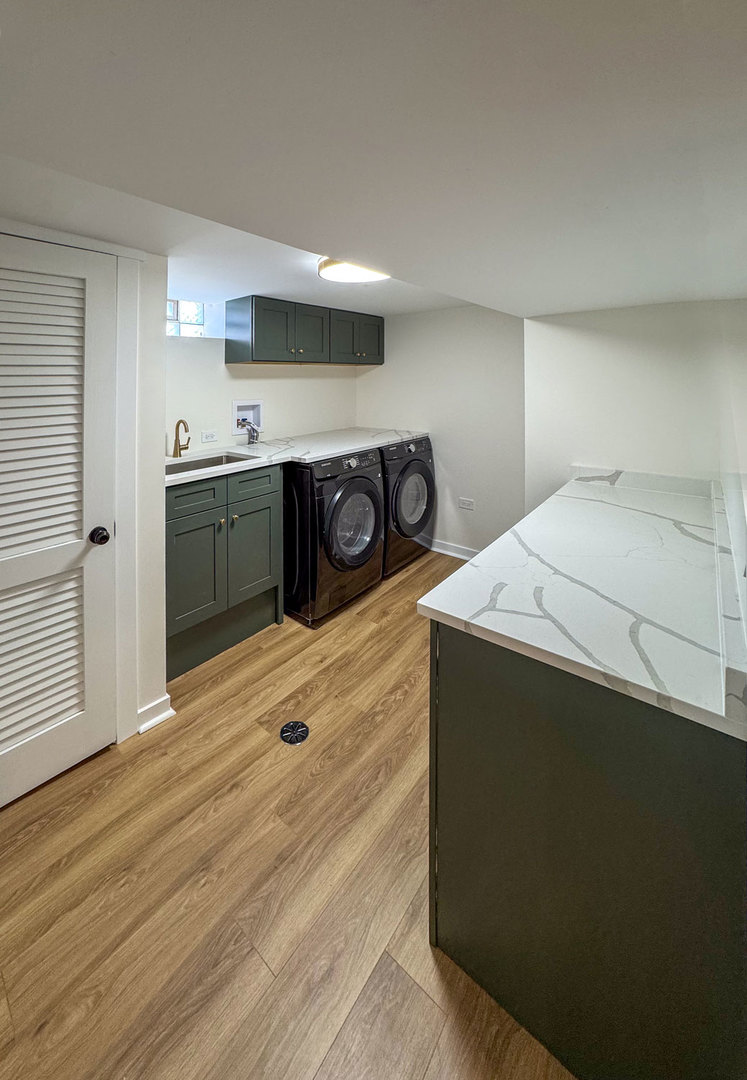 8537 West Sunnyside Avenue Chicago IL 60656
